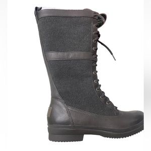 W Elvia womens ugg boots size 7 new with box